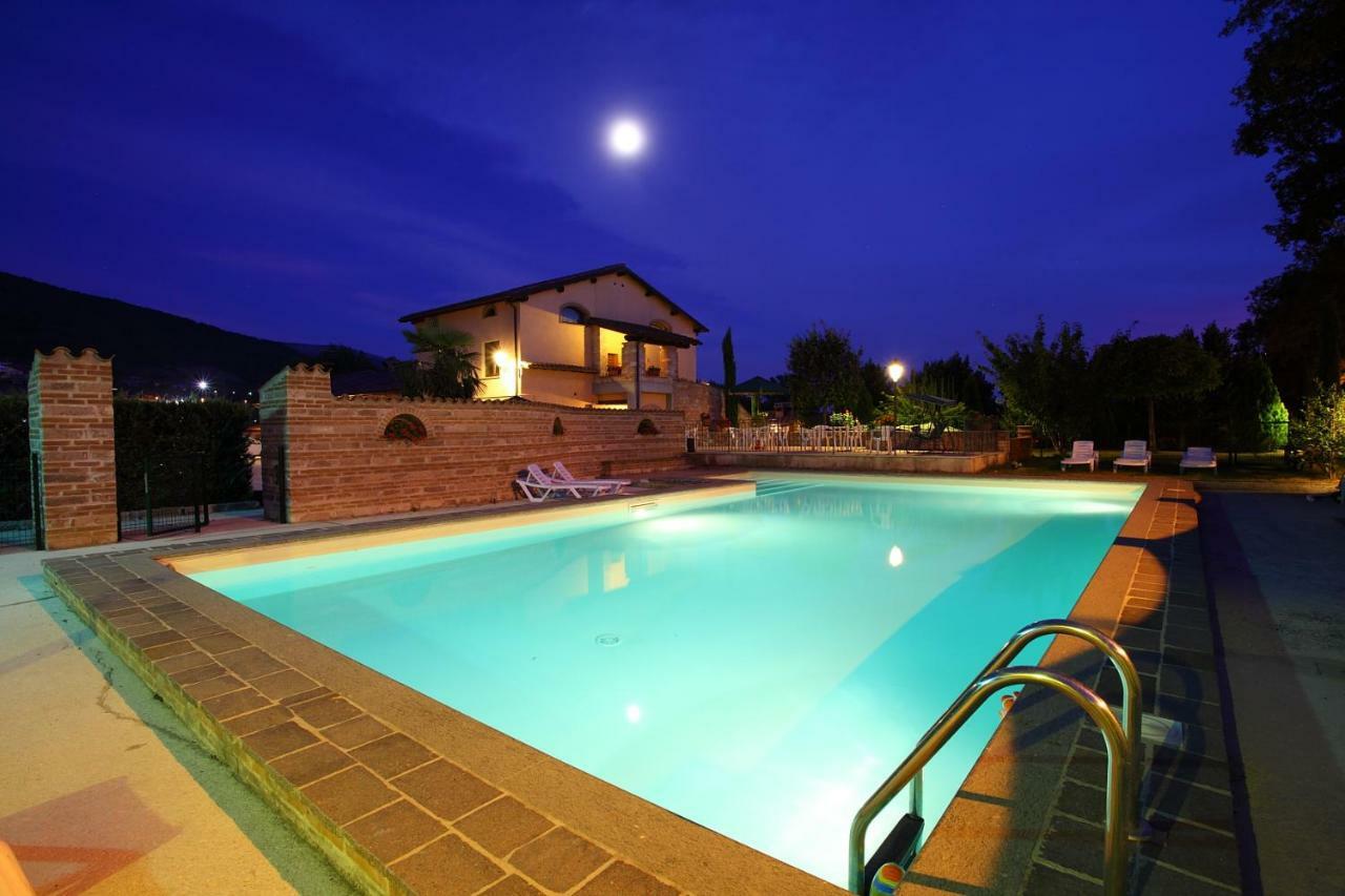 Villa Residenza Le Querce Trilocale Fossato di Vico Exterior foto